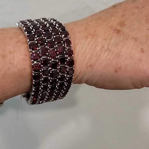 Mozambique Garnet bracelet NWT - Picture 8 of 8